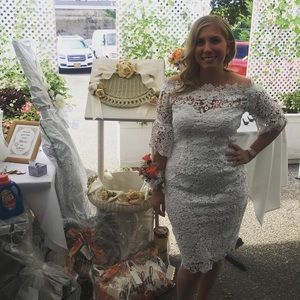 Paper Dolls White lace 1/4 bell sleeve dress